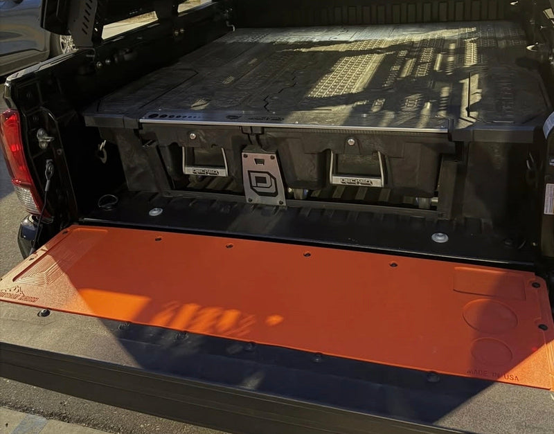 Mountain Hatch Tailgate Table | 2005-2023 Toyota Tacoma